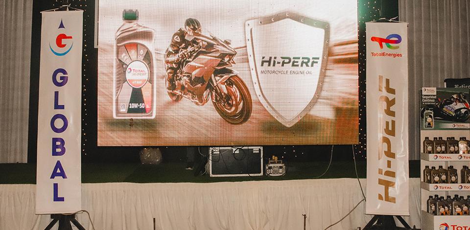 TotalEnergies presenta nueva línea de lubricantes Hi-Perf para motocicletas en Chiclayo y Trujillo