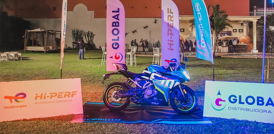 TotalEnergies presenta nueva línea de lubricantes Hi-Perf para motocicletas en Chiclayo y Trujillo